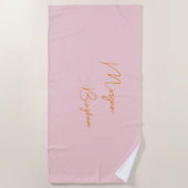 Minimalistisch monogram schrift roze strandlaken (Voorkant)