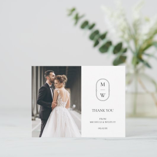 Minimalistisch Monogram Trouwfoto Bedankt Briefkaart (Staand voorkant)