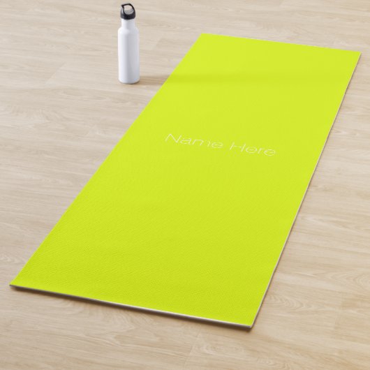 Minimalistisch monogram voor chartreuse groene dou yogamat (In situ)