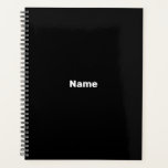 Minimalistisch monogram zwarte aangepaste naam planner<br><div class="desc">Minimalistische zwarte aangepaste naam tekst monogram jaar eenvoudige moderne elegante gepersonaliseerde planner. Aangepaste witte tekst op zwarte effen kleur achtergrond. U kunt het personaliseren met bedrijf,  kantoor of bedrijfsnaam,  jaar,  initialen,  monogram,  enz</div>