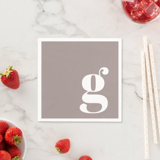 Minimalistisch Monogrammatisch Initiaal in Taupe B Servet (Insitu)