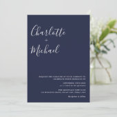 Minimalistisch Navy Blue Trouwscript Kaart (Staand voorkant)