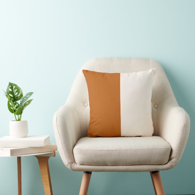 Minimalistisch Oranje kleurenblok met twee toonver Kussen (Stoel)