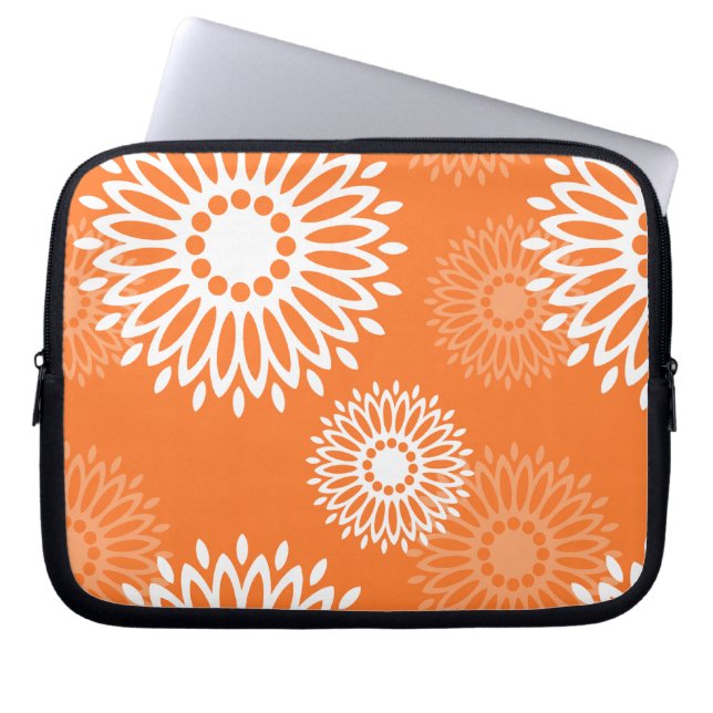 Minimalistisch Oranje Mandala Geometrisch Bloempat Laptop Sleeve (Voorkant)