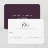 Minimalistisch Paars Plum Wedding RSVP Kaart (Voorkant / Achterkant)