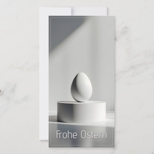 Minimalistisch Pasen ei op modern podium (Voorkant)