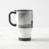Minimalistisch Pasen ei op modern podium Reisbeker (Links)