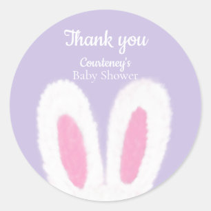 Minimalistisch pluizig konijntje baby shower ronde sticker