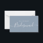 Minimalistisch robuust blauw bruidsvoorstel Kaart Notitiekaartje<br><div class="desc">Minimalistisch modern blauw droesblauw calligrafiegelvoorstel. Bridal party voorstel card en uitnodiging. Biedt trendy en stijlvolle scriptlettertypen en stoffige blauwe pastelkleur.</div>