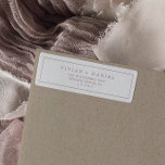 Minimalistisch Roos Gold Typografie Return Address Etiket<br><div class="desc">Deze minimalistische roos gouden typografie retourneren adreslabels zijn perfect voor een eenvoudige bruiloft. Het moderne romantische ontwerp kenmerkt klassiek roos goud en witte typografie. in elke kleur. Houd het ontwerp eenvoudig en elegant, zoals het is, of personaliseer het door uw eigen grafiek en kunstwerk toe te voegen. Deze etiketten kunnen...</div>