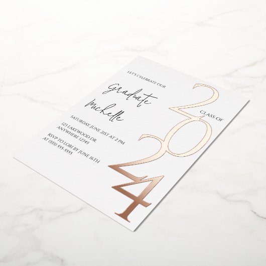 Minimalistisch Roos Goud Afstuderen Folie Uitnodiging (Gedraaid)