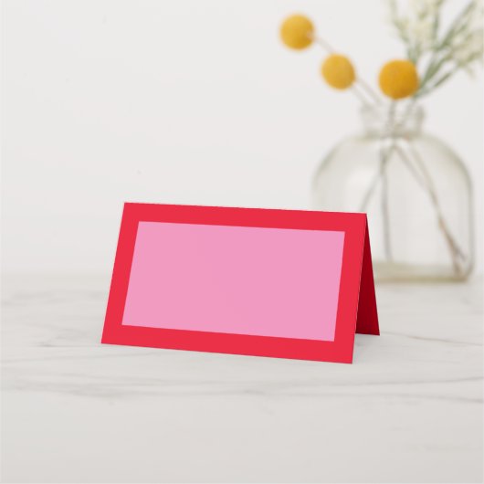 Minimalistisch roze en roodroze plaatskaartje (Voorkant)