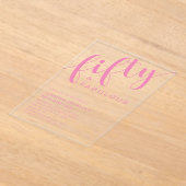 Minimalistisch roze script 50ste verjaardag acryl uitnodigingen (Laagn)