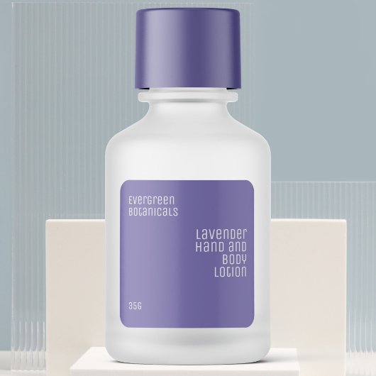 minimalistisch schoonheidsproduct wit op paars vierkante sticker