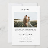 Minimalistisch script 2-foto elopement receptie kaart (Achterkant)