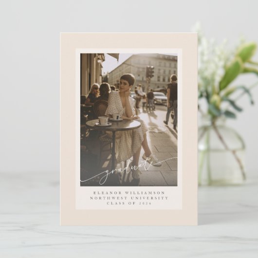 Minimalistisch Script Blush Overlay Foto Afstudere Aankondiging (Staand voorkant)
