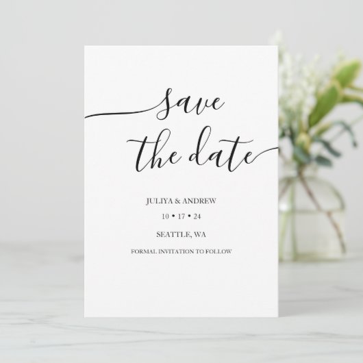 Minimalistisch script bruiloft bewaar de datumkaar save the date (Staand voorkant)