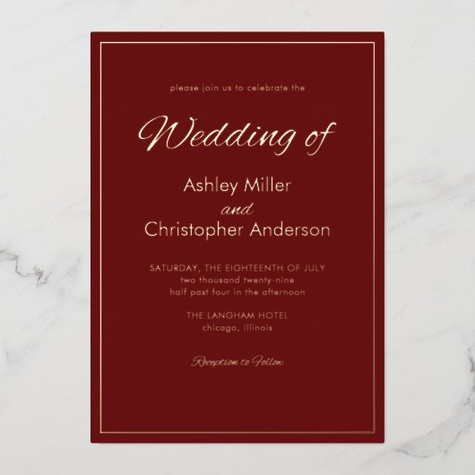 Minimalistisch script Crimson Red Wedding Folie Uitnodiging (Voorkant)
