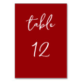 Minimalistisch script Deep Red Table Number Kaart (Achterkant)