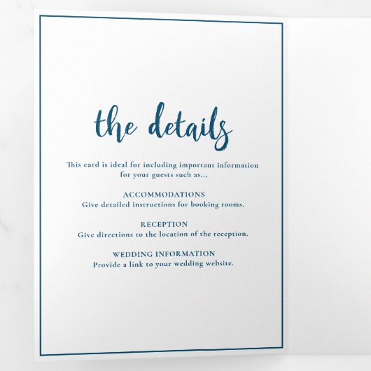 Minimalistisch script donkerblauw en withuwelijk drieluik uitnodiging (Binnenzijde eerst)