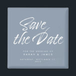 Minimalistisch Script Dusty Blue Wedding Save the  Magneet<br><div class="desc">Minimalistisch script stoffige blauwe kalligrafie bruiloft,  behalve de date magnet.</div>