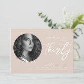 Minimalistisch script foto 30e verjaardag champagn kaart (Staand voorkant)