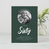 Minimalistisch script foto 60e verjaardag smaragd kaart (Staand voorkant)