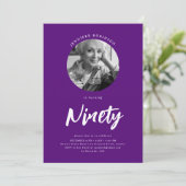 Minimalistisch Script Foto 90e Verjaardag Paarse Kaart (Staand voorkant)