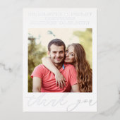 Minimalistisch script gepersonaliseerd trouwtrouwk folie feestdagenkaart (Voorkant)