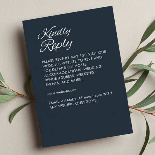 Minimalistisch Script Gunmetal Blue Wedding RSVP Kaartje