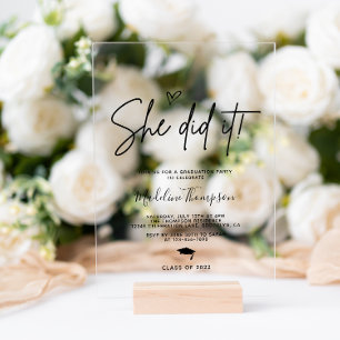 Minimalistisch Script Hart Ze deed het Afstuderen Acryl Uitnodigingen