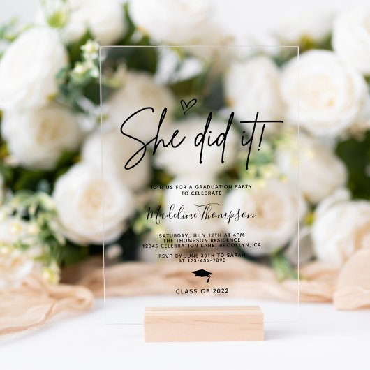 Minimalistisch Script Hart Ze deed het Afstuderen Acryl Uitnodigingen