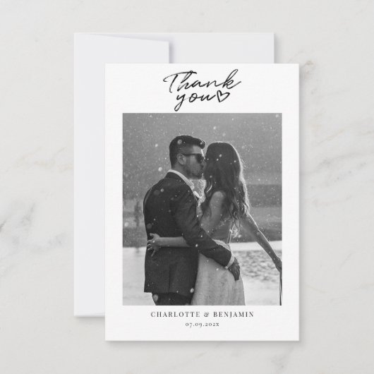 Minimalistisch Script Koppels Bruiloft Foto Bedankkaart (Voorkant)