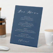 Minimalistisch Script Navy Blue Wedding Bar Menu P Reclamebord Met Voetstuk (Insitu)