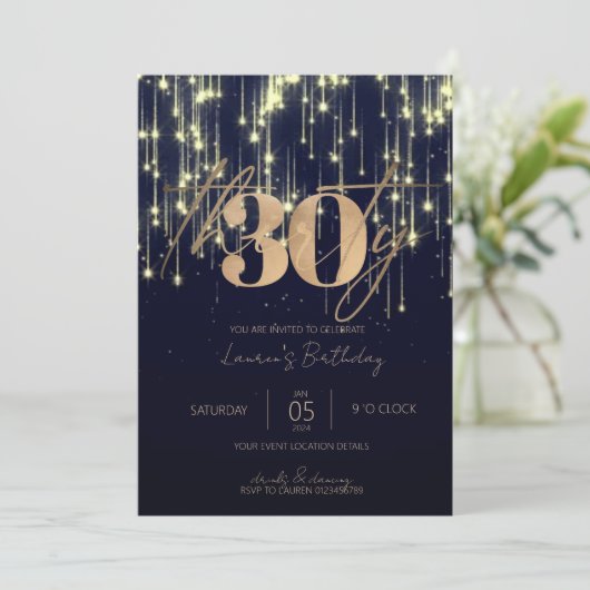 Minimalistisch Script Navy en Gold 30e verjaardag Kaart (Staand voorkant)