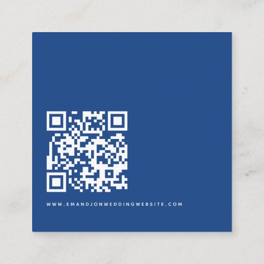 Minimalistisch Script QR Code Bruiloft Blauw RSVP Informatiekaartje (Achterkant)