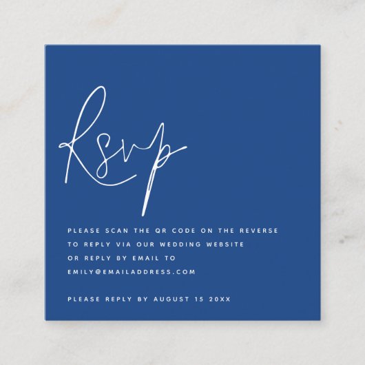 Minimalistisch Script QR Code Bruiloft Blauw RSVP Informatiekaartje (Voorkant)