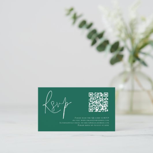 Minimalistisch Script QR Code Wedding Emerald RSVP Informatiekaartje (Staand voorkant)