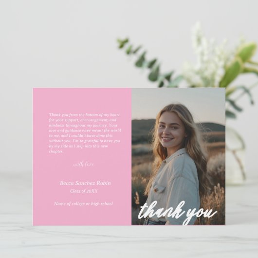 minimalistisch script roze afstuderen bedankkaart (Staand voorkant)