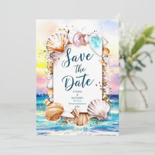 Minimalistisch script strand bruiloft save the date (Staand voorkant)