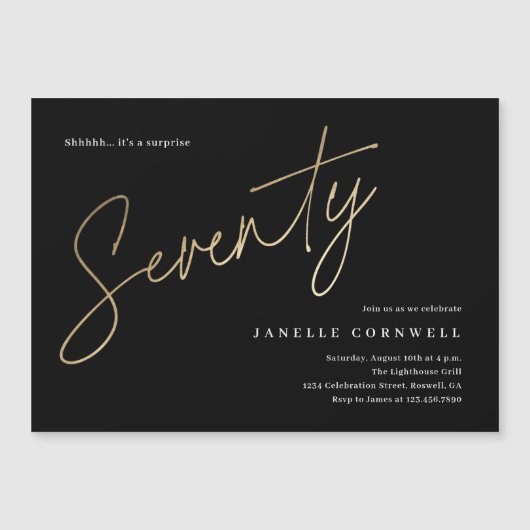 Minimalistisch script zwart en Gold 70th Birthday Magnetische Uitnodiging (Voorkant)