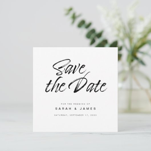 Minimalistisch script zwart-wit bruiloft save the date (Staand voorkant)