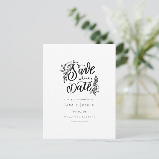 Minimalistisch script zwart-wit Save the Date Aankondigingskaart (Staand voorkant)