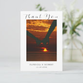 Minimalistisch Simple Script newlyweds Weddenfoto Bedankkaart (Staand voorkant)