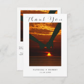 Minimalistisch Simple Script newlyweds Weddenfoto Bedankkaart (Voorkant / Achterkant)