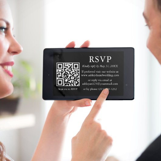 Minimalistisch Simple Weddenschap Black QR RSVP Kaart