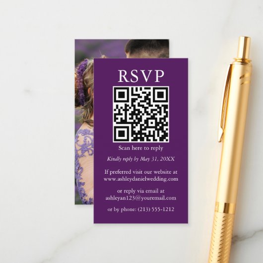 Minimalistisch Simple Wedding QR-foto Paars RSVP Informatiekaartje (Voorkant / Achterkant in situ)