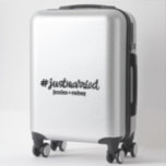 Minimalistisch speciaal gepersonaliseerd, alleen g sticker<br><div class="desc">#justgetrouwde hashtag sticker in modern kalligrafie voor koffers, auto's en meer. Voeg alleen uw namen of aangepaste tekst toe. U kunt uw eigen hashtag ook toevoegen als u dat wilt, maar het kan nodig zijn om de tekengrootte aan te passen om ervoor te zorgen dat het past. Om dit te...</div>