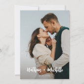 Minimalistisch Stijlvol script foto-bruiloft Kaart (Achterkant)