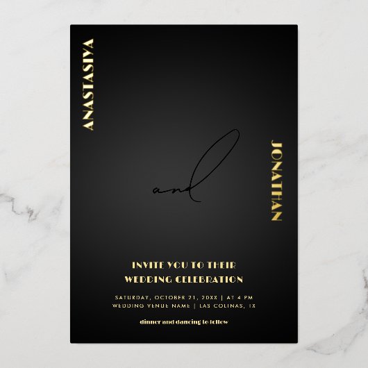 Minimalistisch stijlvol script zwart donker bruilo folie uitnodiging (Voorkant)
